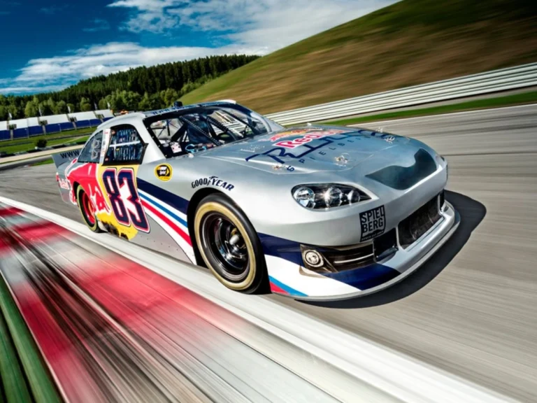 เรดบูลล์กลับสู่ชัยชนะใน NASCAR หลังห่างหายไป 14 ปี