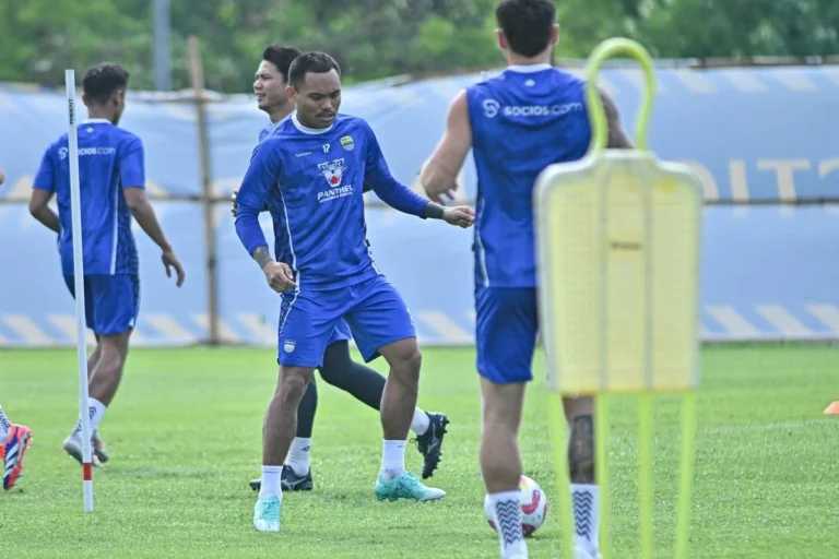 Saddil Ramdani jalani program khusus di TC Persib Bandung Thailand