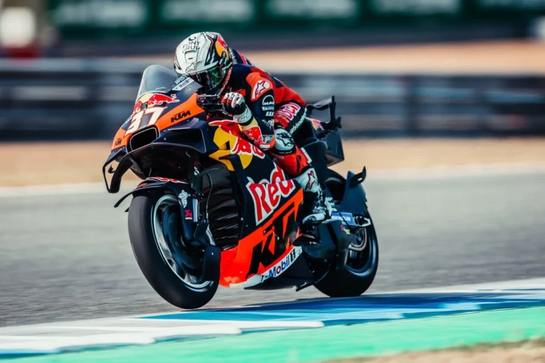 Pedro Acosta dikabarkan akan bergabung dengan tim Valentino Rossi