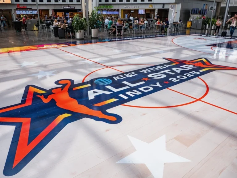 เกมออลสตาร์ WNBA 2025: ทีมคลาร์กพบทีมคอลลิเยอร์ที่อินเดียแนโพลิส