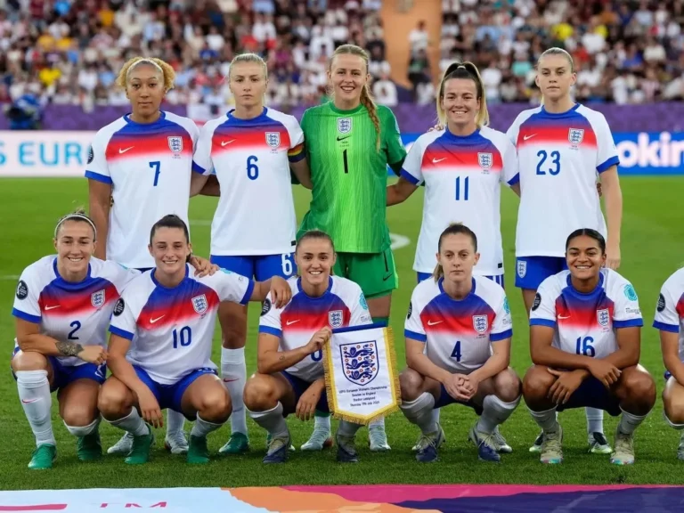Lionesses Hentikan Berlutut, Respons Pelecehan Rasial terhadap Jess Carter