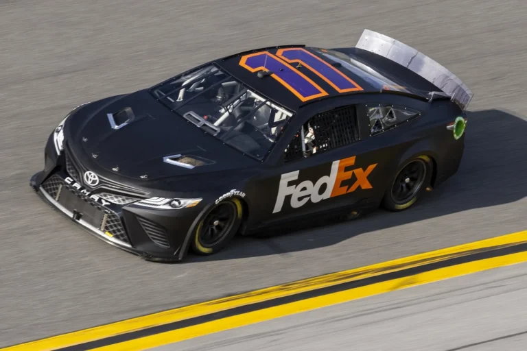 Kyle Busch usulkan pembatasan penggunaan kamera belakang di NASCAR