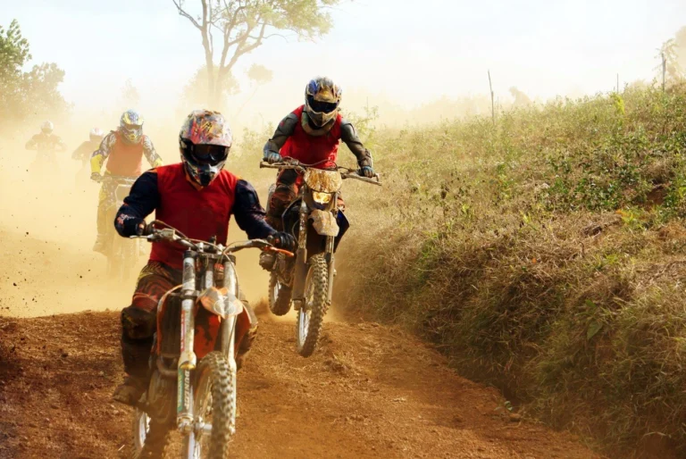 Rekor Pengunjung Pecah di Shell BLU CRU Yamaha Enduro Challenge Sambas