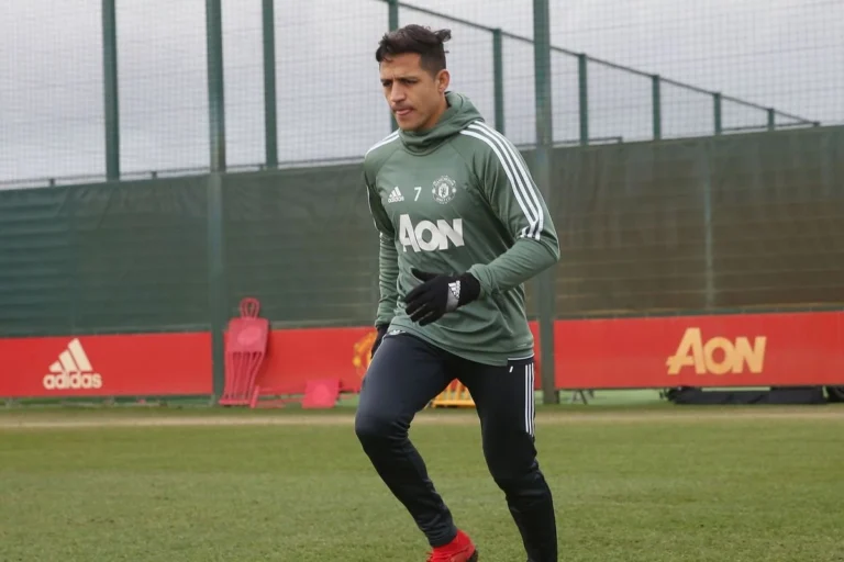 Manchester United Hadapi Dilema Striker Menjelang Musim Baru