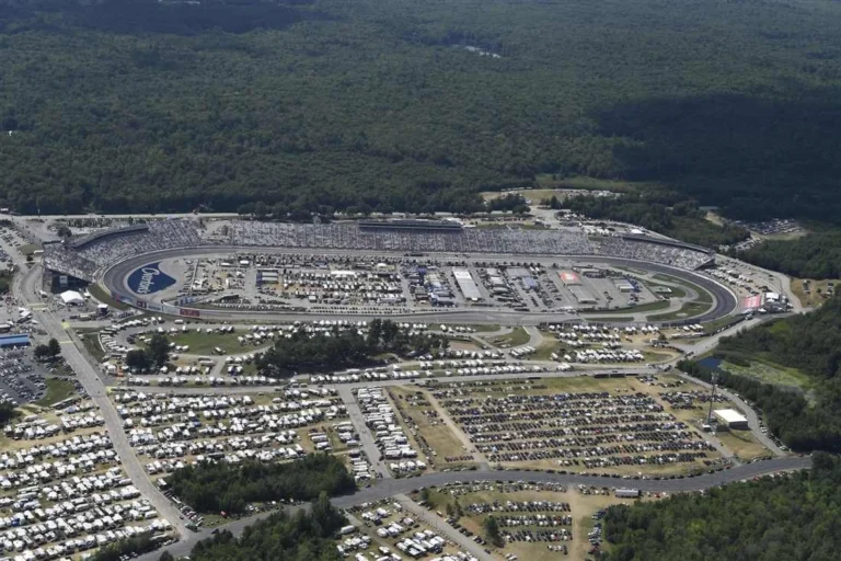 Tiga Pembalap Top NASCAR Jalani Tes Ban di New Hampshire