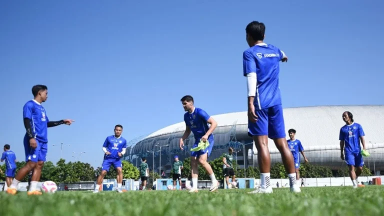 Bojan Hodak puas dengan perkembangan tim Persib di Thailand