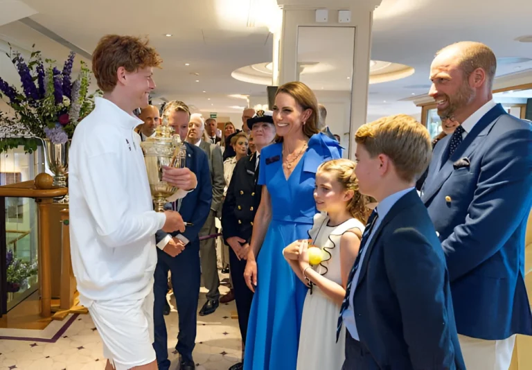 Sinner Curi Perhatian Keluarga Kerajaan dengan Hadiah Spesial di Wimbledon
