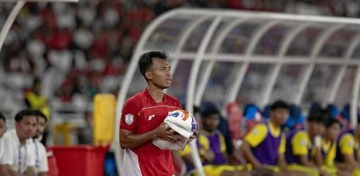 Robi Darwis dan Hokky Caraka Dapat Kartu Kuning di 10 Menit Terakhir