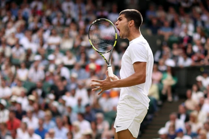 Alkaras “Uimbldon-2025″ning birinchi davrasida 38 yoshli Fognini besh setda mag’lub etdi