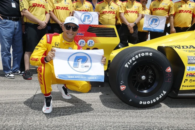 Alex Palou Raih Kemenangan Dramatis di Iowa Speedway