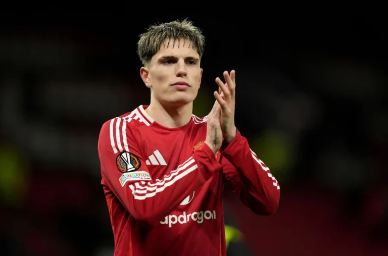 Chelsea Pantau Situasi Alejandro Garnacho di MU