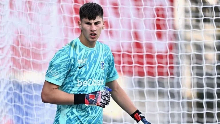 Chelsea Pinjamkan Kiper Muda Belgia ke Strasbourg