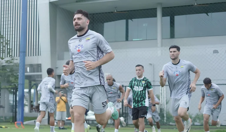 Frans Putros Gabung Persib Bandung di TC Thailand