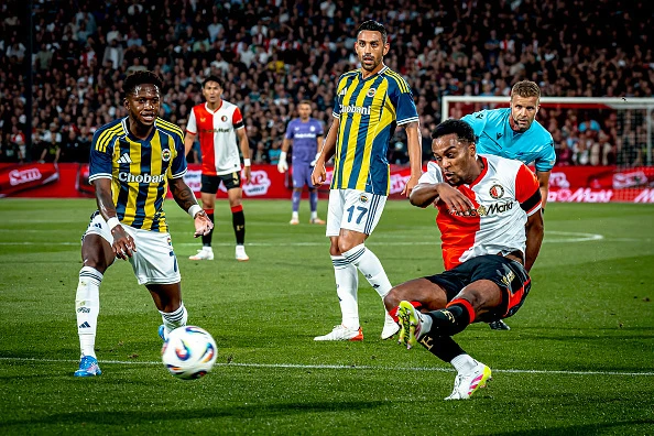 Fenerbahçe vs Feyenoord: UEFA Champions League Prediction (12.08.2025)