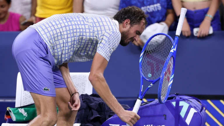 Danil Medvedev US Open-dagi mojarosi uchun 42 500 dollar miqdorida jarimaga tortildi