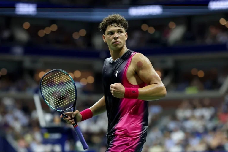 Ben Shelton ikkinchi Toronto Masters finaliga chiqish uchun Teylor Fritzni bemalol mag’lub etdi