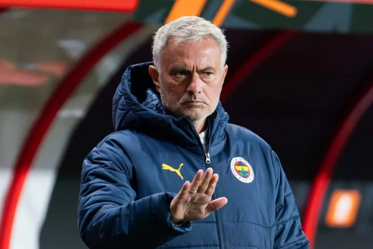 Mourinyo Fenerbaxche rahbariyatini tanqid qildi