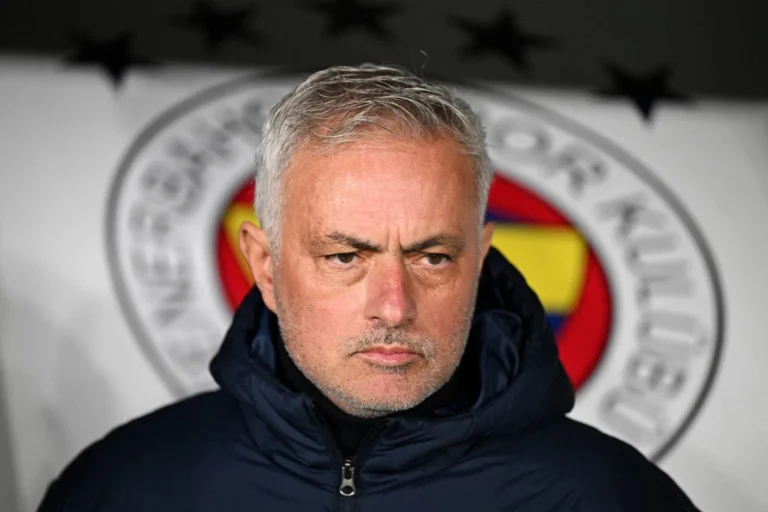 José Mourinho resmi berpisah dengan Fenerbahçe setelah gagal lolos Liga Champions