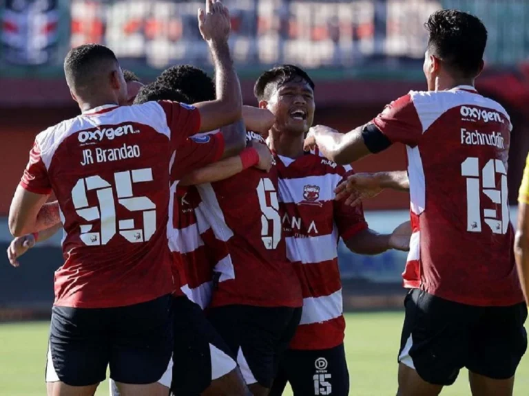 Prediksi Persik Kediri vs Madura United