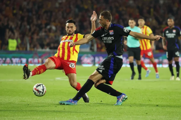 Prediksi Lens vs Lyon di Ligue 1 (16.08.2025)