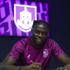 RESMI: Burnley mendatangkan Lesley Ugochukwu]dari  Chelsea