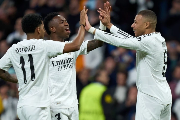 The Athletic Alonso yangi mavsumda Mbappe va Vinisiusdan qanday foydalanmoqchi ekanligi haqida xabar berdi.