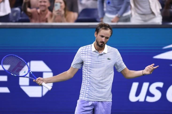 US Open Medvedev-Bonzi uchrashuvida kortga chiqqan fotografning akkreditatsiyasini bekor qildi