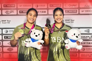 Jesita Putri Miantoro dan Febi Setianingrum merayakan gelar juara Kaohsiung Masters 2024