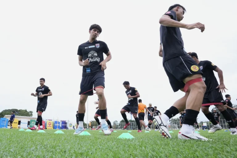 ทีมชาติไทย ซ้อมต่อเนื่อง“มาซาทาดะ อิชิอิ” – “ฐิติพันธ์ พ่วงจันทร์” ร่วมแถลงข่าวก่อนพบ ฟิจิ ศึก คิงส์ คัพ